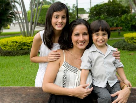 viejas follando con joven|Maduras con Jovencitos .